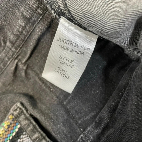 Judith March Bell Bottom Pull On Embroidered Jeans - Picture 4 of 7